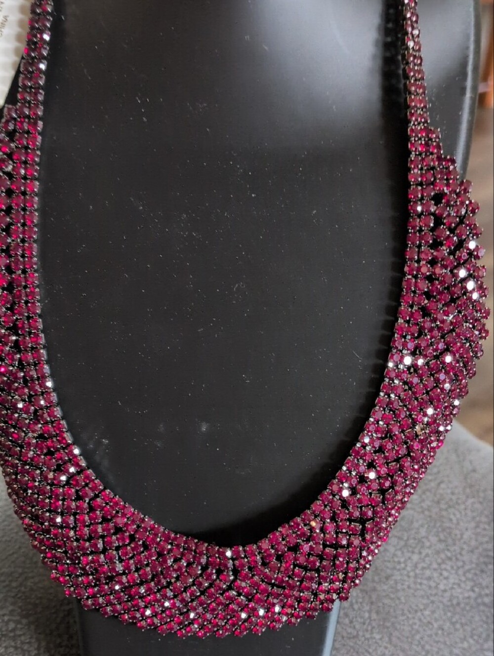 Sparkling Burgundy Crystal Collar Necklace Statemen Jewelry W Black Metal - Picture 9 of 9